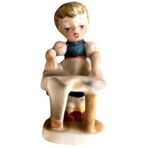 Napco Ceramic Figurine Japan Girl Ironing AH901 Grannycore Retro Cottagecore Vtg